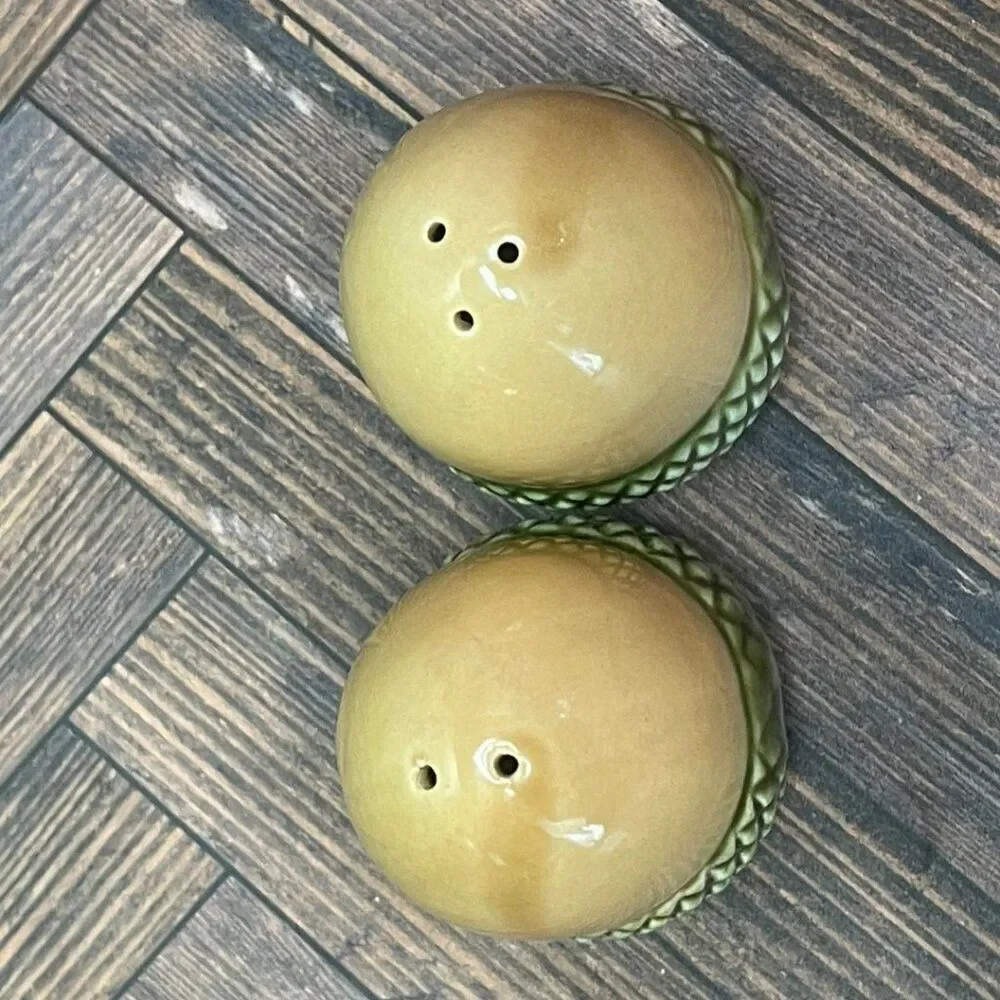 Vintage 1950s Acorn Salt & Pepper Shakers